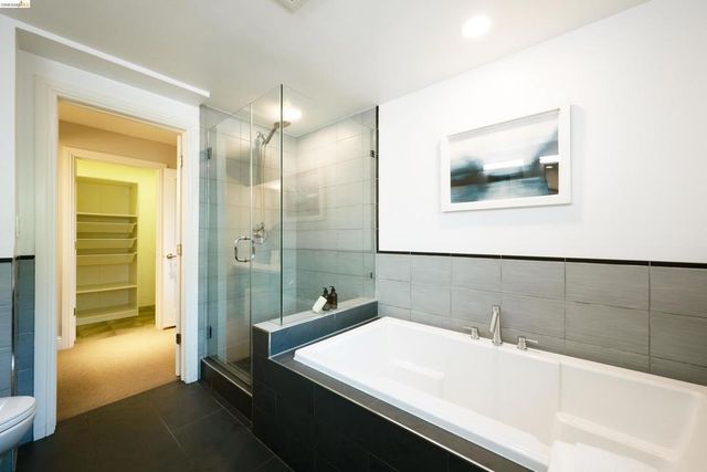 6611 Ascot Dr, Oakland, CA 94611