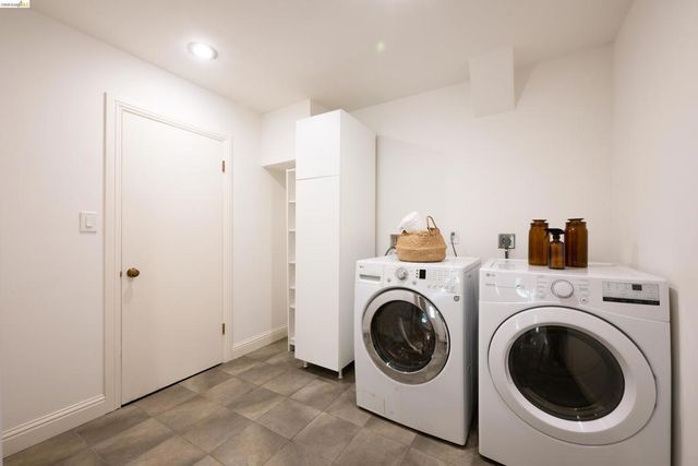 6611 Ascot Dr, Oakland, CA 94611