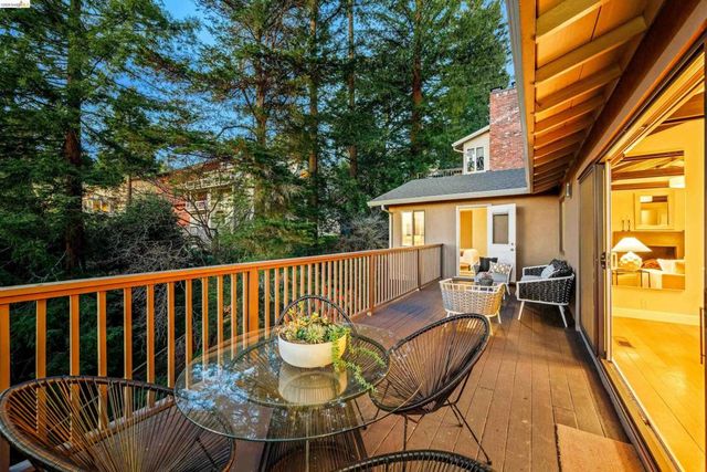 6611 Ascot Dr, Oakland, CA 94611