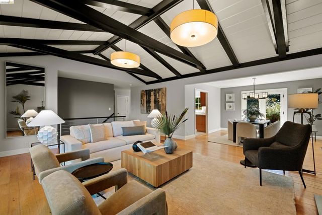 6611 Ascot Dr, Oakland, CA 94611