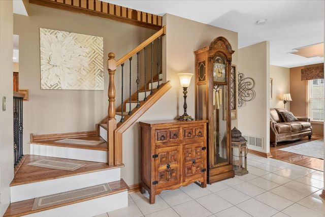 132 Ashcroft Drive, Bolingbrook, IL 60490