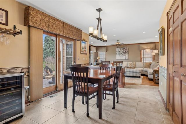 132 Ashcroft Drive, Bolingbrook, IL 60490