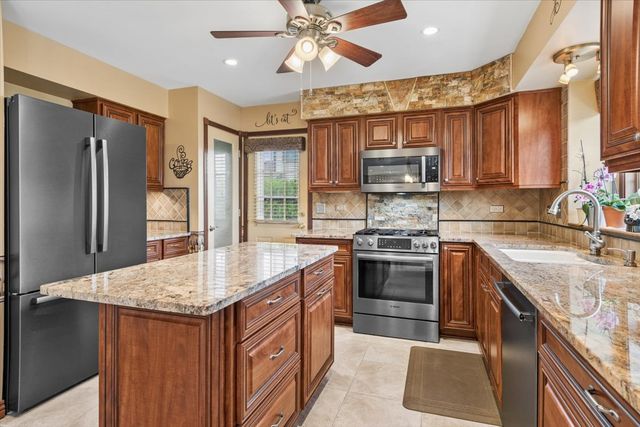 132 Ashcroft Drive, Bolingbrook, IL 60490