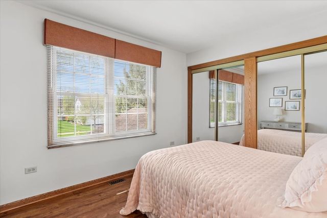 132 Ashcroft Drive, Bolingbrook, IL 60490