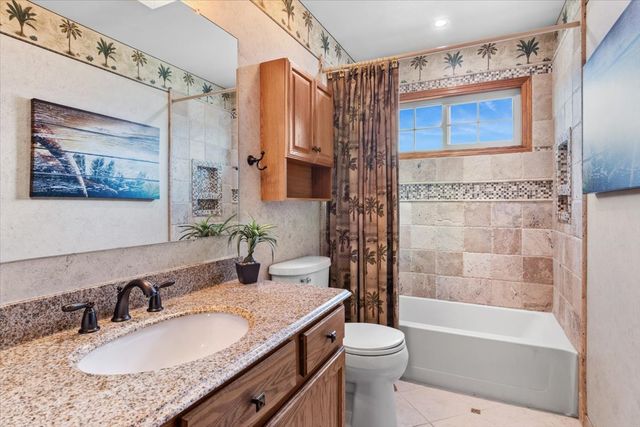 132 Ashcroft Drive, Bolingbrook, IL 60490