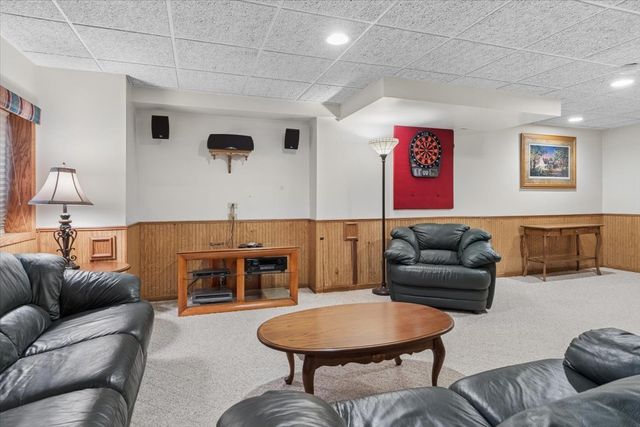 132 Ashcroft Drive, Bolingbrook, IL 60490