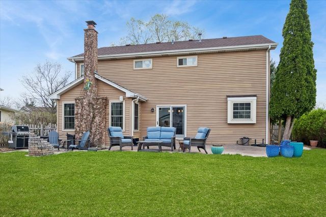 132 Ashcroft Drive, Bolingbrook, IL 60490