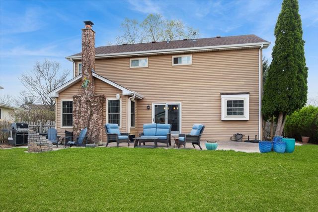 132 Ashcroft Drive, Bolingbrook, IL 60490