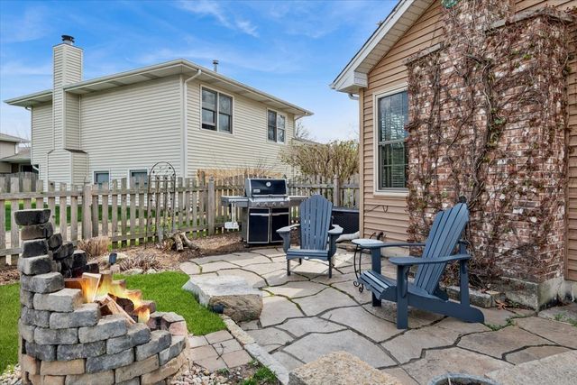 132 Ashcroft Drive, Bolingbrook, IL 60490