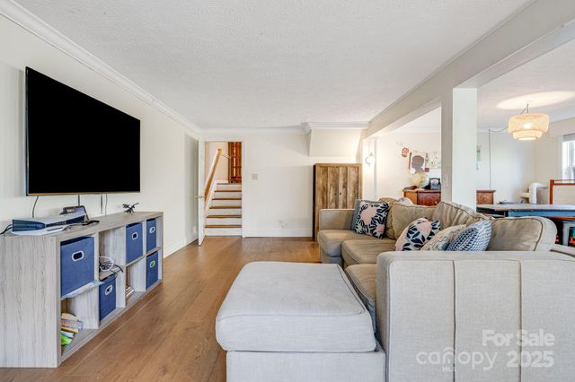 203 Davis Mountain Road, Laurel Park, NC 28739