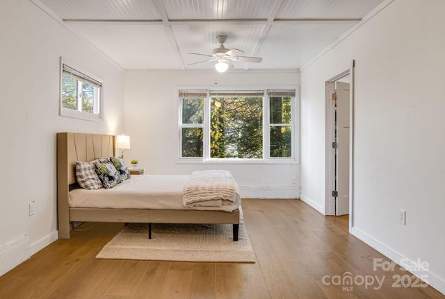 203 Davis Mountain Road, Laurel Park, NC 28739