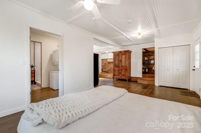 203 Davis Mountain Road, Laurel Park, NC 28739