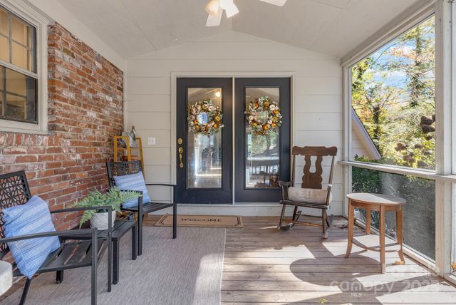 203 Davis Mountain Road, Laurel Park, NC 28739