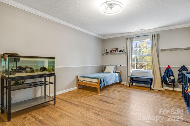 203 Davis Mountain Road, Laurel Park, NC 28739