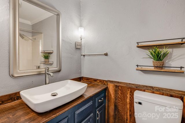 203 Davis Mountain Road, Laurel Park, NC 28739