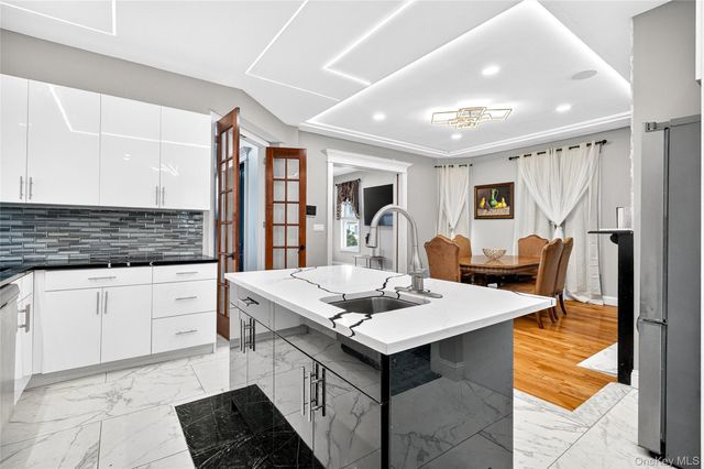240 S 10th Avenue, Mount Vernon, NY 10550