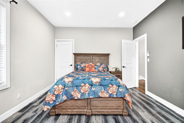 240 S 10th Avenue, Mount Vernon, NY 10550