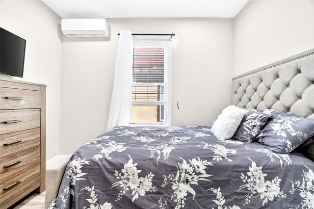 240 S 10th Avenue, Mount Vernon, NY 10550