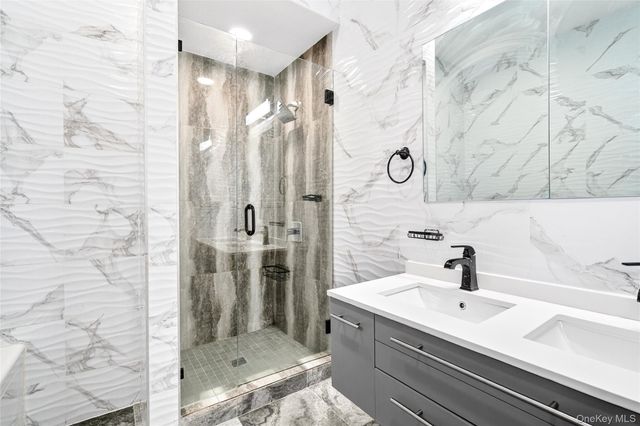 240 S 10th Avenue, Mount Vernon, NY 10550