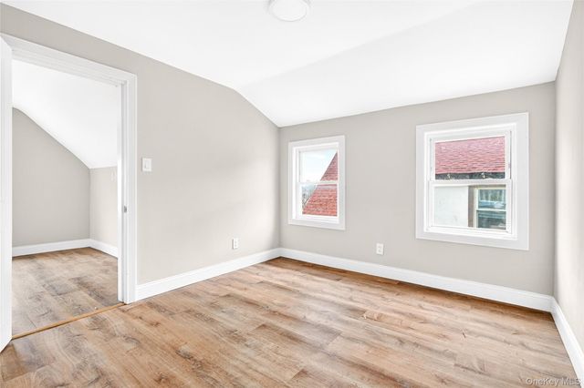 240 S 10th Avenue, Mount Vernon, NY 10550