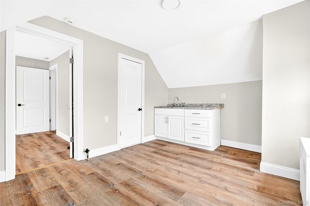 240 S 10th Avenue, Mount Vernon, NY 10550