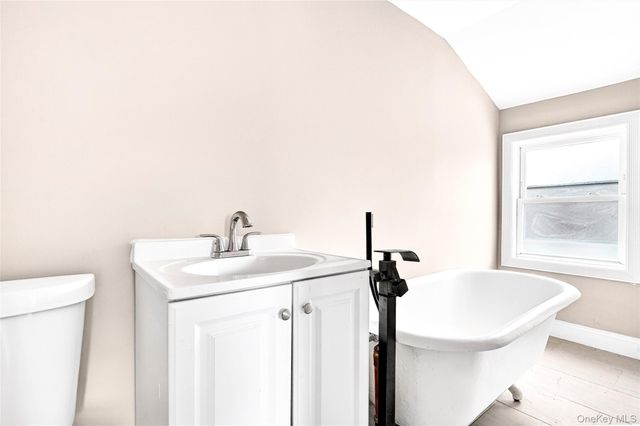 240 S 10th Avenue, Mount Vernon, NY 10550