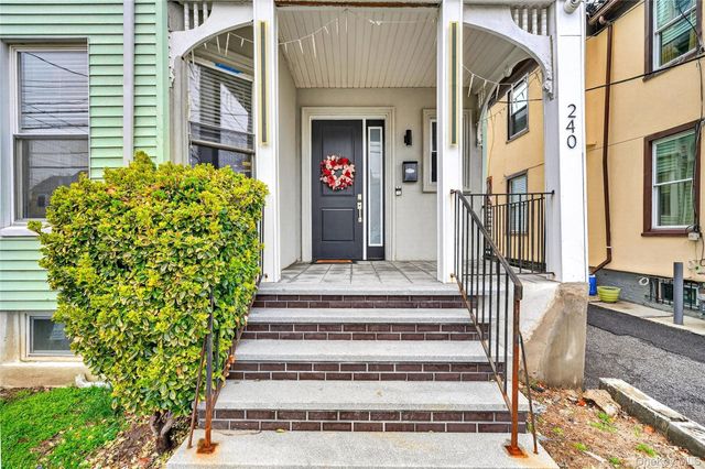 240 S 10th Avenue, Mount Vernon, NY 10550