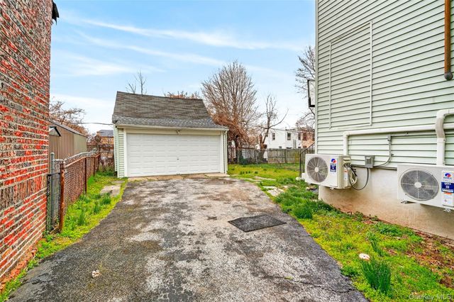 240 S 10th Avenue, Mount Vernon, NY 10550