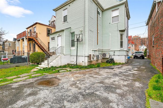 240 S 10th Avenue, Mount Vernon, NY 10550