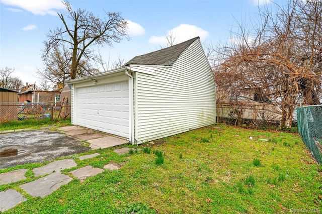 240 S 10th Avenue, Mount Vernon, NY 10550