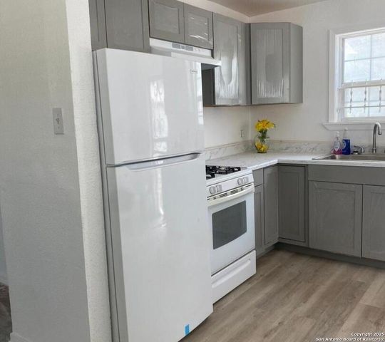 2506 W Mulberry Ave, San Antonio, TX 78228