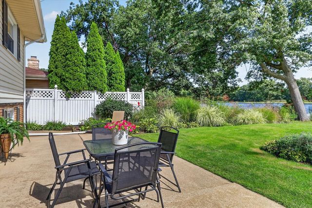 12937 Bayview Drive, Vicksburg, MI 49097
