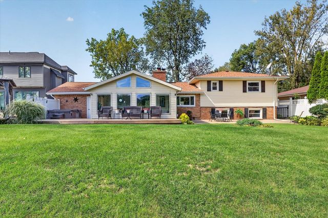 12937 Bayview Drive, Vicksburg, MI 49097