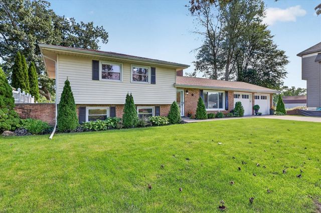 12937 Bayview Drive, Vicksburg, MI 49097