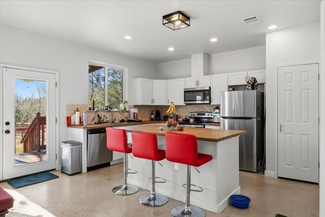 209 Iva LN, Bastrop, TX 78602