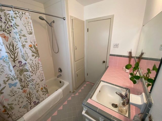 1609 Pin Oak Drive, Huntsville, TX 77340