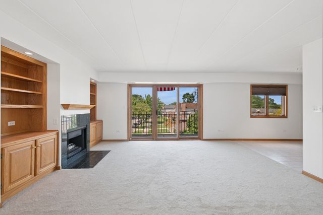 3720 W 111th Street 303, Chicago, IL 60655