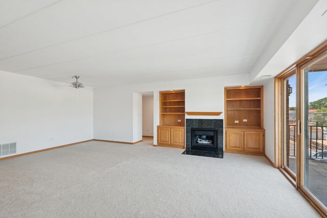 3720 W 111th Street 303, Chicago, IL 60655