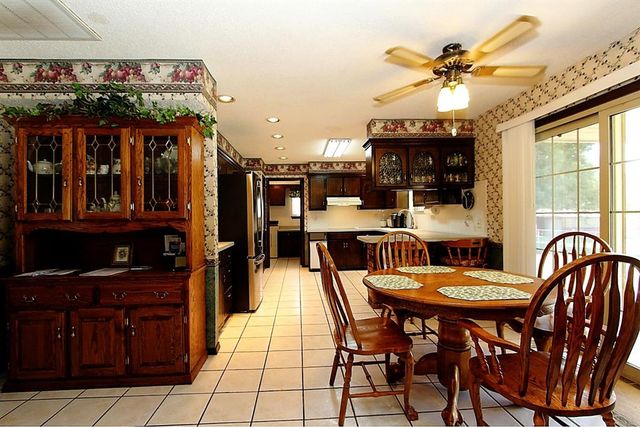 1823 W Rose Oak Drive, Mustang, OK 73064