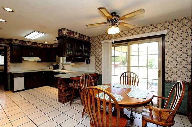 1823 W Rose Oak Drive, Mustang, OK 73064