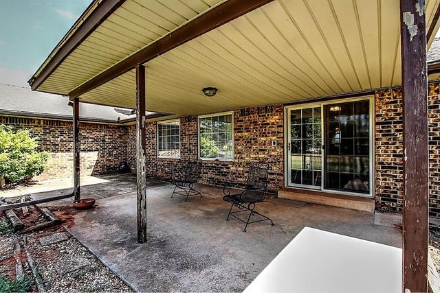 1823 W Rose Oak Drive, Mustang, OK 73064