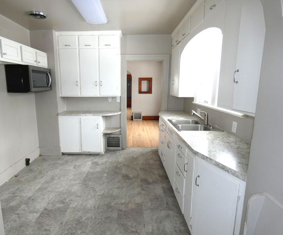 627 E Main Street, Benton Harbor City, MI 49022