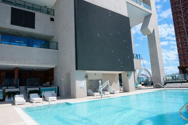 20 NE 11 st 3403B, Miami, FL 33132