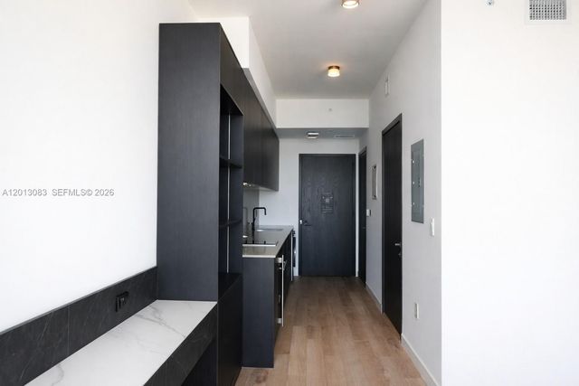 20 NE 11 st 3403B, Miami, FL 33132