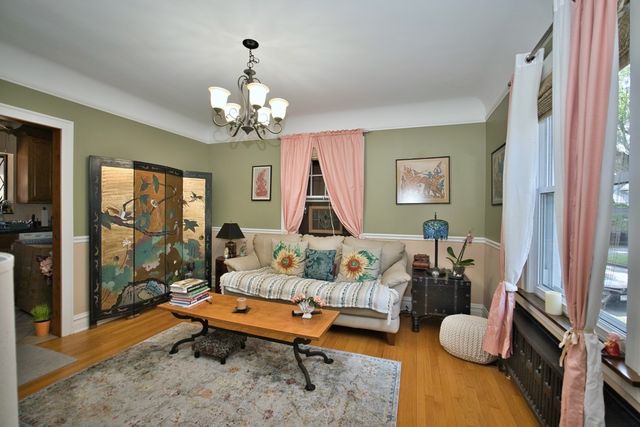 5974 W Miami Avenue, Chicago, IL 60646