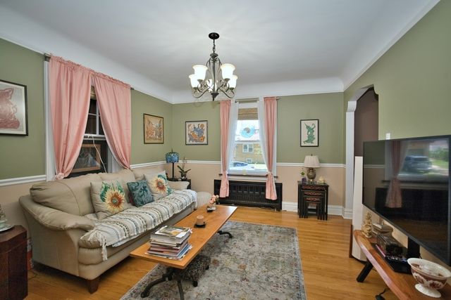 5974 W Miami Avenue, Chicago, IL 60646