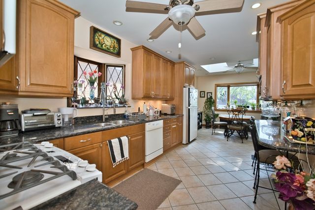 5974 W Miami Avenue, Chicago, IL 60646