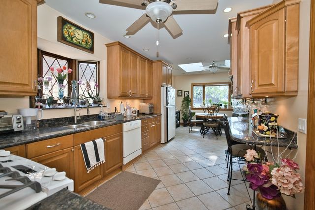 5974 W Miami Avenue, Chicago, IL 60646