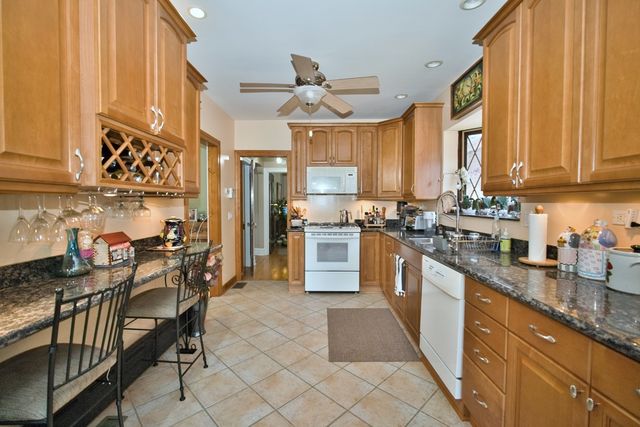 5974 W Miami Avenue, Chicago, IL 60646
