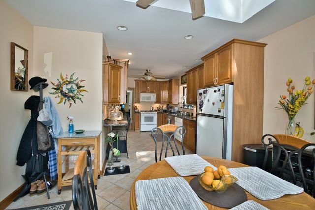 5974 W Miami Avenue, Chicago, IL 60646